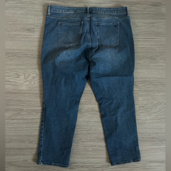 Plus Straight Leg Ripped Jeans - Picture 5 of 6